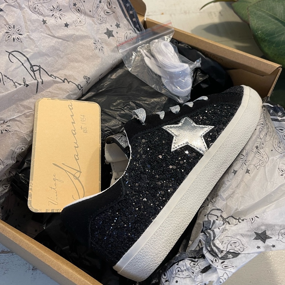 NEW Vintage Havana Ramona sneakers